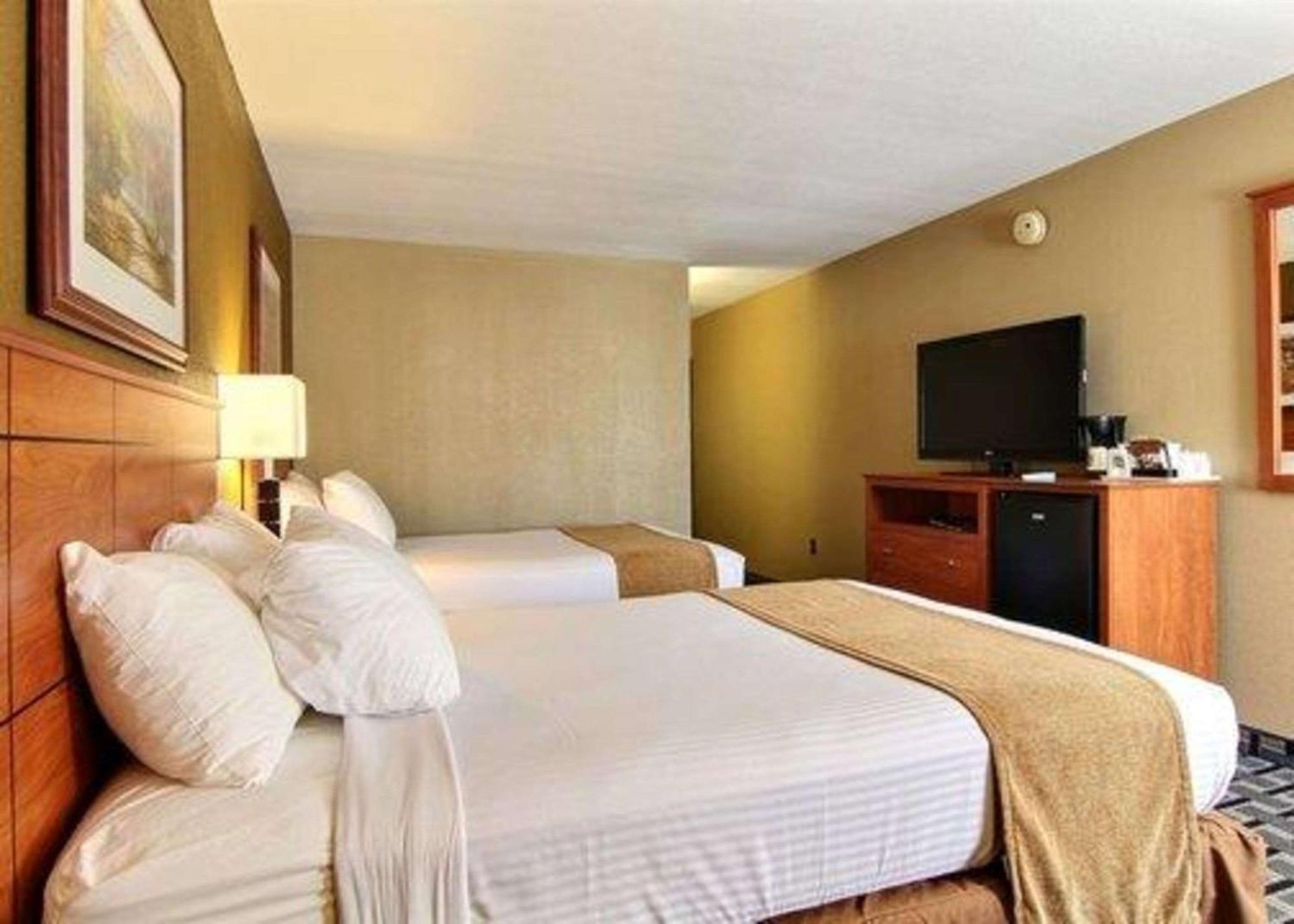 Quality Inn Thief River Falls Exterior photo