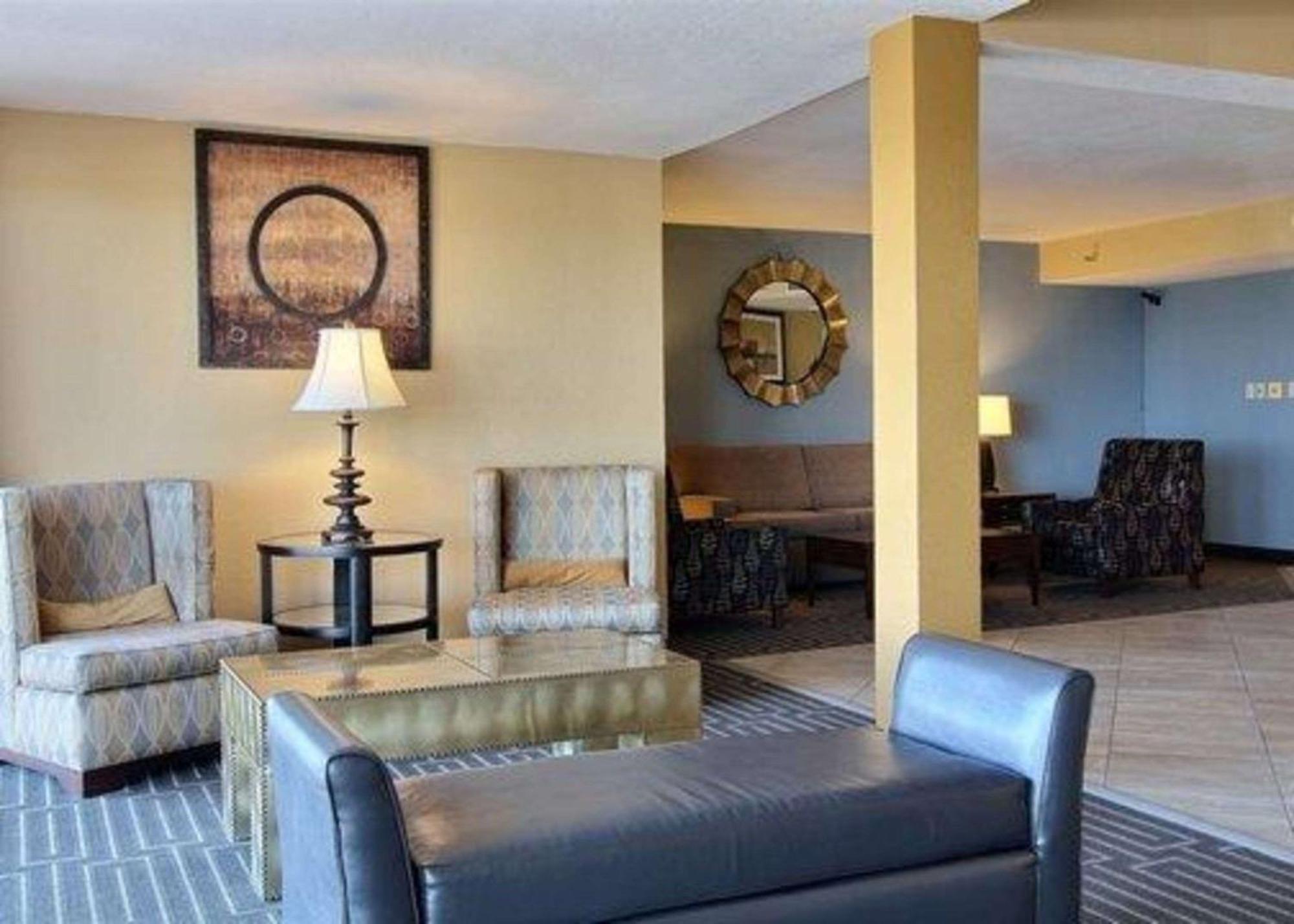 Quality Inn Thief River Falls Exterior photo