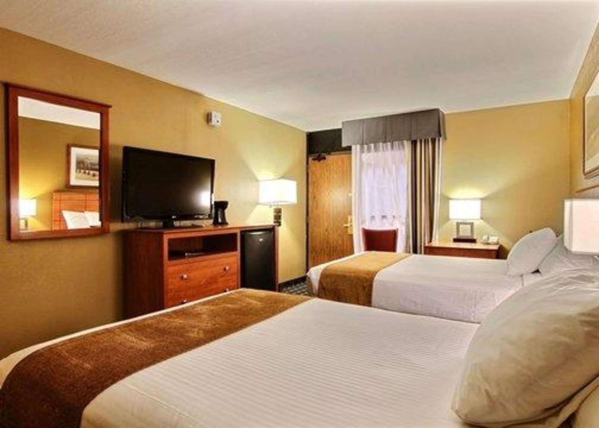 Quality Inn Thief River Falls Exterior photo