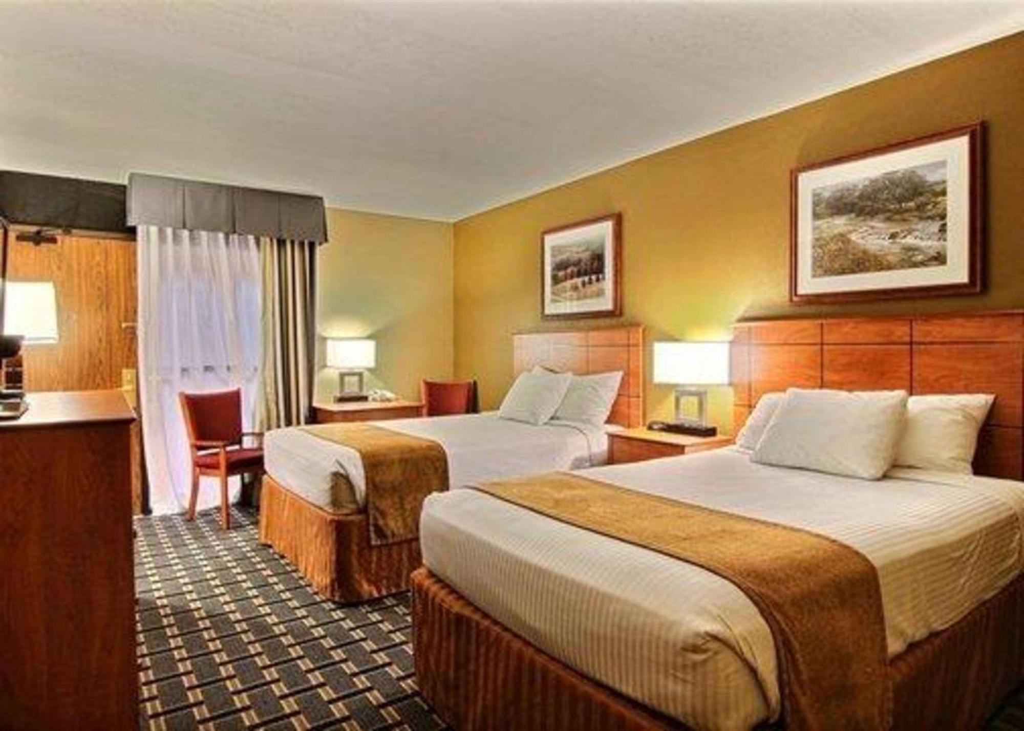 Quality Inn Thief River Falls Exterior photo